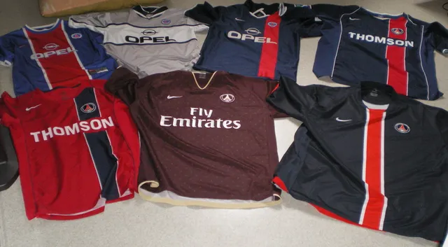 Nike remet en vente trois maillots PSG 2025/26, 2026 et 2026/27 sur sa boutique en ligne